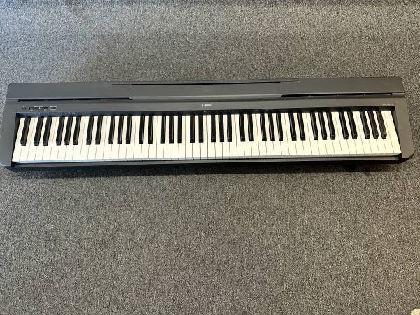 Photo Yamaha P-45 88-key Digital Piano with Speakers $379