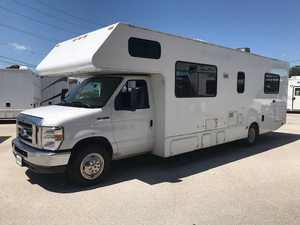 Photo 2019 28A 30ft RV Scratch-n-Dent Special $35,350