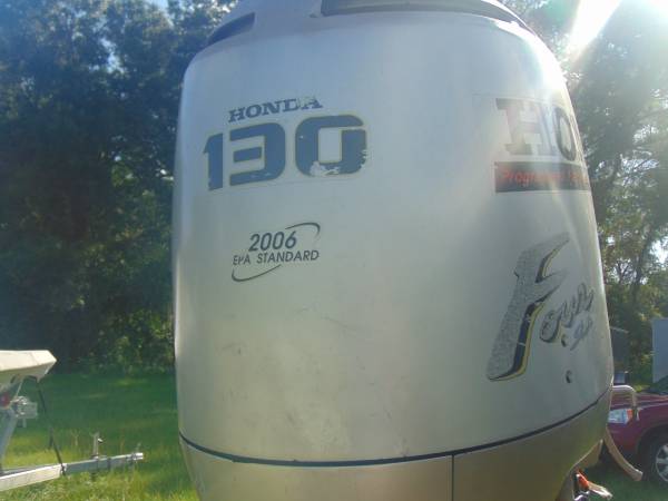 Photo Honda 130 HP 4 Stroke Fuel Injection outboard $3,650