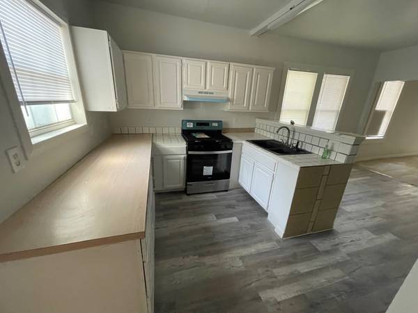House for Rent in Downtown Gainesville - Now Offering 1 FREE Month $1,199