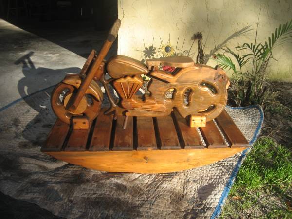 Photo MOTORCYCLE-Antique wooden $450