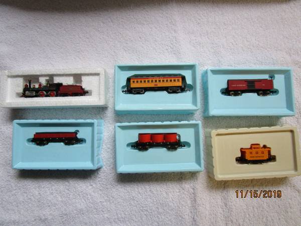 Photo NOS Bachman Old Timer N Gauge Locomotive and 5 cars $85