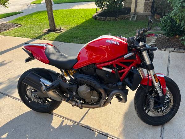 Photo 2015 Ducati Monster 821 $7,499