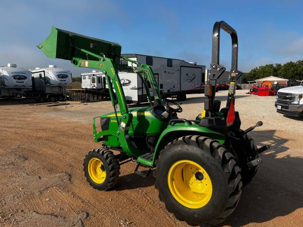 Photo MANAGER SPECIAL PRE-OWNED 2022 JOHN DEERE 3032E ONLY $22995 $269