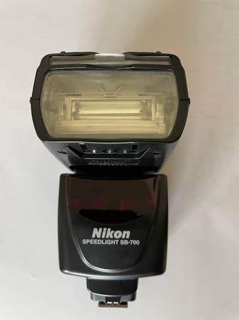 Photo Nikon SB-700 Flash and Godox Wireless Trigger and Receiver $275