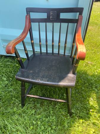 Photo Nichols and stone chair $80