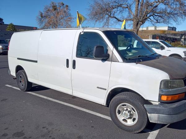 Photo 2005 Chevy Express 3500 Cargo Van - $3,500 (Sonora)