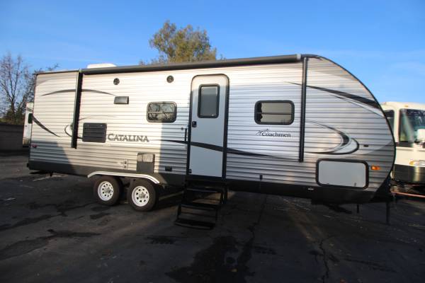Photo 2018 Catalina 22Ft Travel Trailer W 1 Slide Out Bunks - $25,995 (Rocklin  RVMAX)