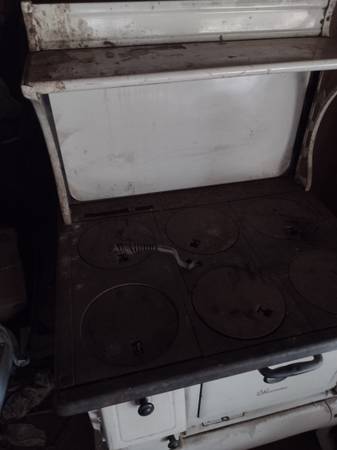 Photo Antique Wedgewood kitchen stove $1,500