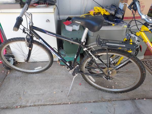Photo Diamond Back bikes $350