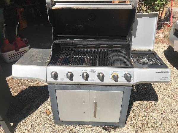 Photo Grill and Electric Smoker $100