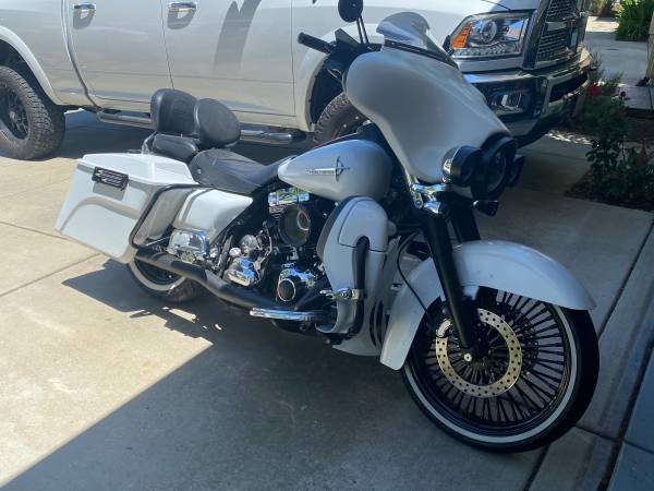 Photo Harley Davidson Street Glide $13,000