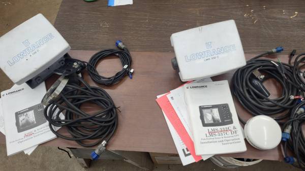 Photo Lowrance fish finder color $50