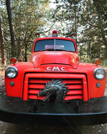 Photo Red Dragon - 1953 GMC Fire truck - Runs good, ready to work $14,000