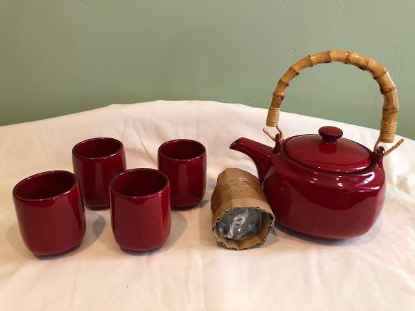 Southern Living at Home Tea Set, Vases, and hurricanes $15