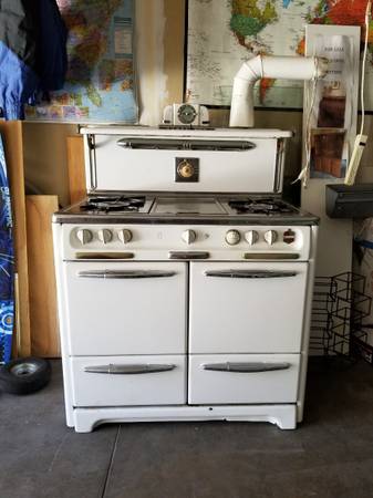 Photo Wedgewood stove $400