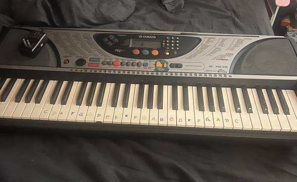 Yamaha Electronic Keyboard PSR-240 $60