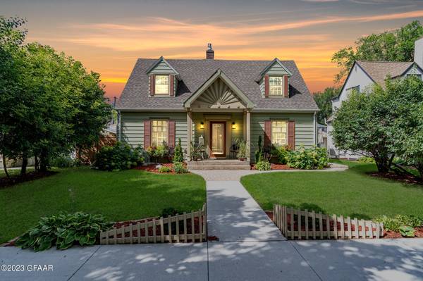 Breathtakingly Beautiful Home in Grand Forks. 5 Beds, 3 Baths $535,000