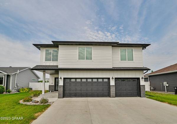 Make your dream a reality... Home in Grand Forks. 4 Beds, 3 Baths $449,900