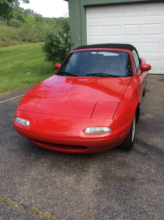 Photo 1992 Mazda Miata - $14,495 (NE)