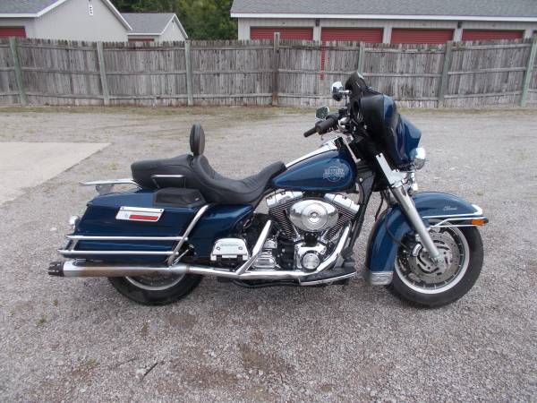 Photo 2000 Harley Davidson Electraglide Classic Only 32,000 miles $3,450