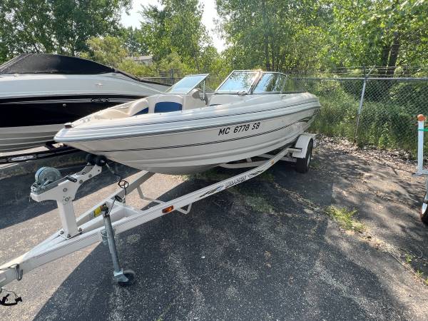 Photo 2001 Larson 180 SEI Open Bow with 140 HP Mercury, Cover, and Trailer $7,500