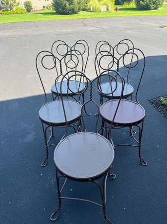Photo Antique Ice cream Parlor Chairs $20