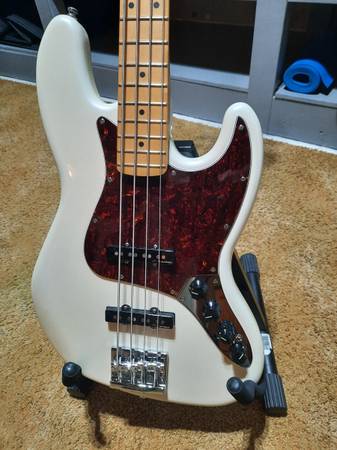 Photo Fender Player Plus Jazz Bass $849