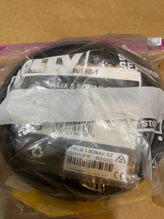 Photo Hummingbird Helix 5 G2 transducer and bracket never used $20