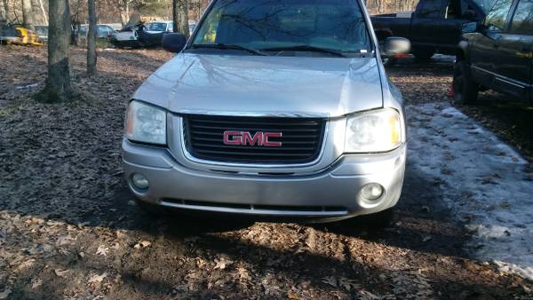 Photo Parting out a 2004 GMC Envoy 4x4