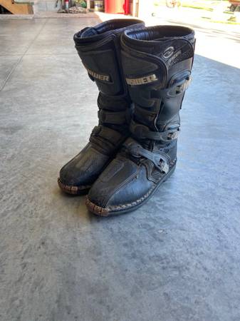 Photo Answer Dirtbike boots Sz6 $80