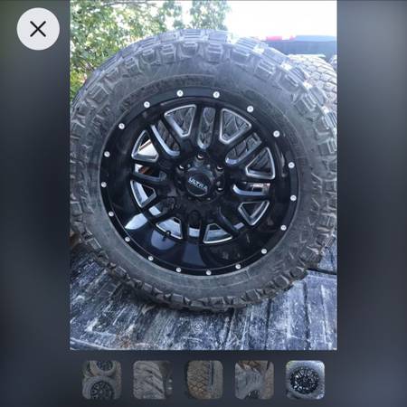 Photo Chevy 6x5.5 wheels and tires 20 33s $1,200