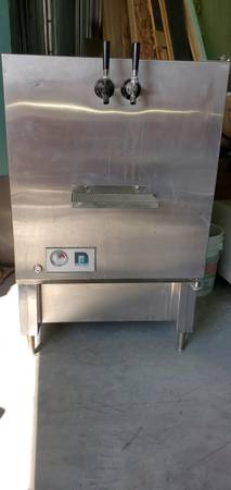 Photo Norlake cooler with wine tap, and beer tap, with several kegs and C02 $450