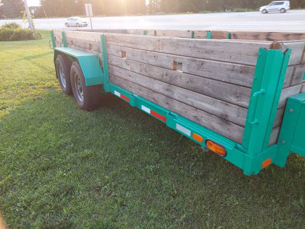 Photo 18 foot heavy duty custom built trailer $16,500