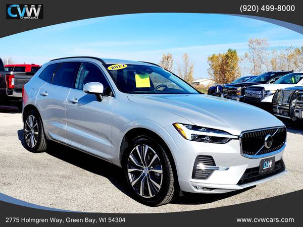 Photo 2022 Volvo XC60 Momentum AWD Clean Carfax  Only 5k Miles - $44,990 (Green Bay)