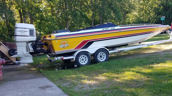 22 Offshore Boat $13,000