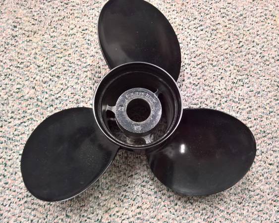 Photo Boat Propeller, 15 x 17 Pitch $50
