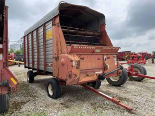 Photo In search of HS 74 forage chopper box wagon (Left-handed)
