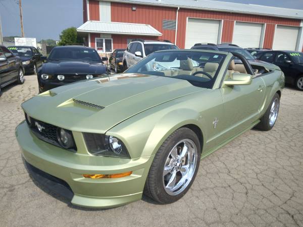 Photo NICE 2006 MUSTANG GT $16,995