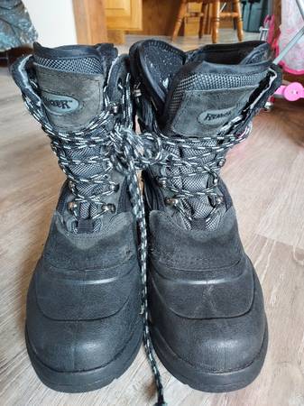 Photo Ranger black rubber and suede snow boots with removable liner size 9 $20