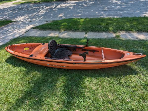 Wilderness Systems Commander 120 Kayak With rod holders - Fishing Duck Hunting $500