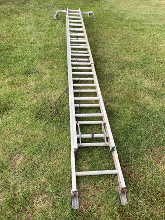 32 ft extension ladder $275