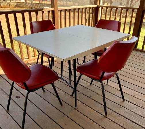 Photo Mid Century Retro Formica Kitchen Table and Red Vinyl Chairs $365