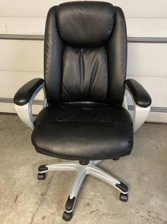 Photo Realspace Tresswell Bonded Leather High-Back Chair $40