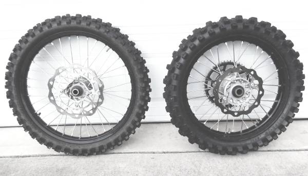 Photo Suzuki 2018-2020 RMZ450 Factory Wheels with Tires, Rotors, Sprocket $295