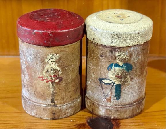 Photo Vintage Collectible Japan Salt And Pepper Handmade Painted Wood Shaker $10