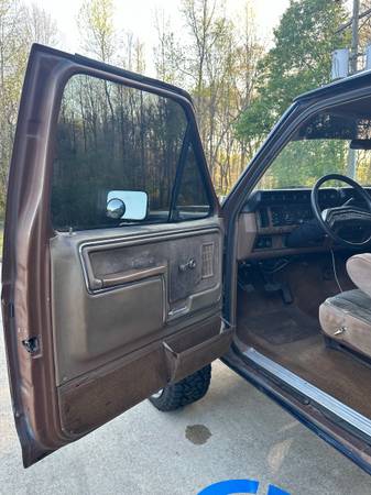 Photo 1986 Ford F150 $13,000
