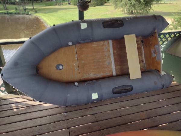 Photo AVON Inflatable 10 hp Boat $650