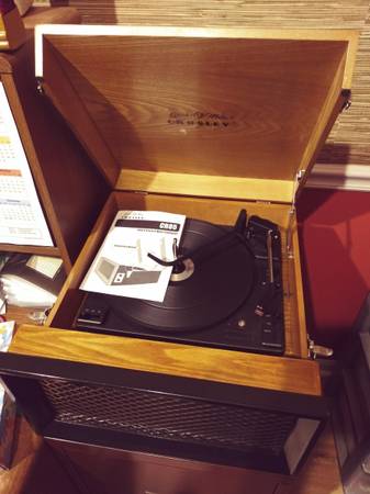 Photo Crosley CR85 1960s Stack-o-matic Record Player $150