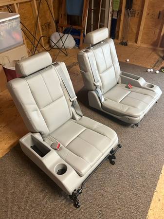 Third Row Seats For 2007 Tahoe $200